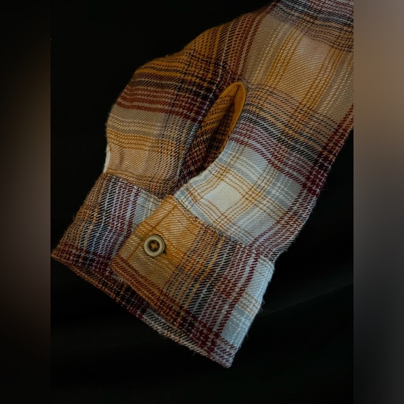 Women’s Maurices plaid button down top with side accents in size xxl - Picture 6 of 11